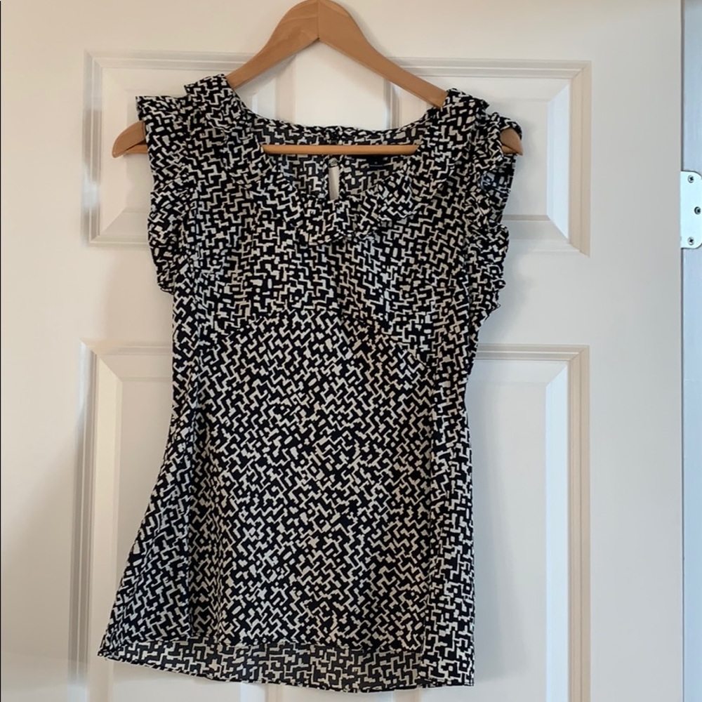 Sleeveless blouse